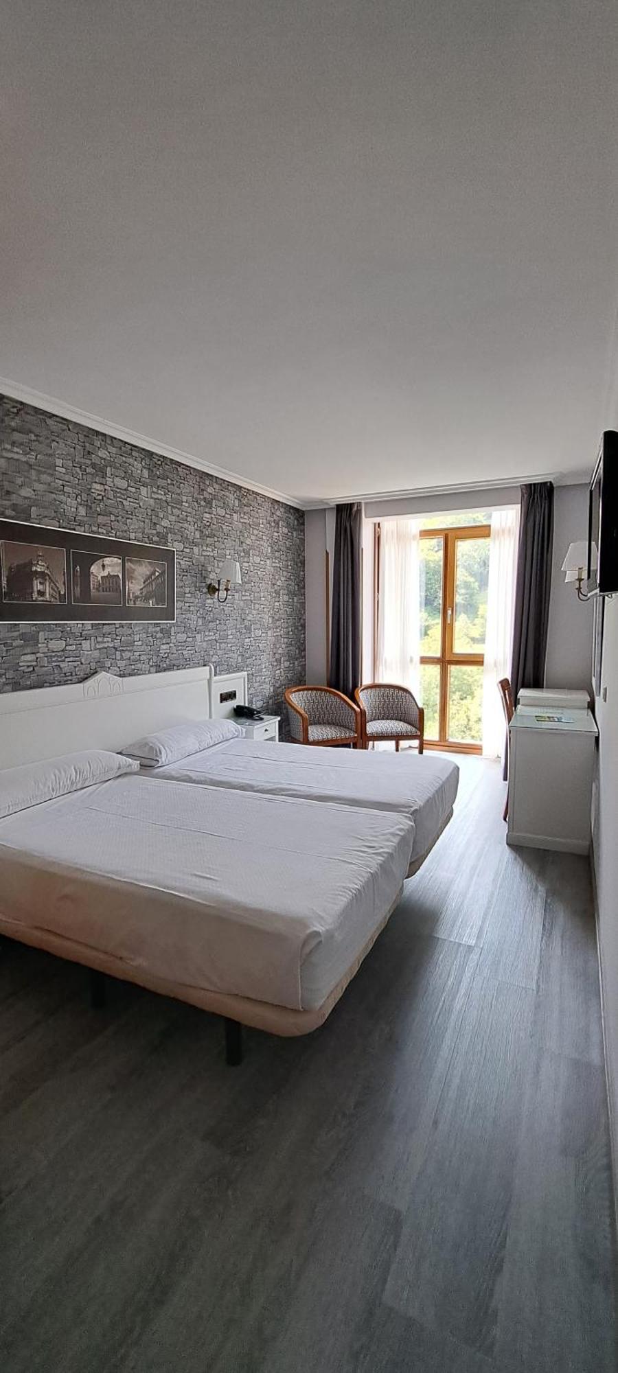 Hotel Ciudad Onís المظهر الخارجي الصورة